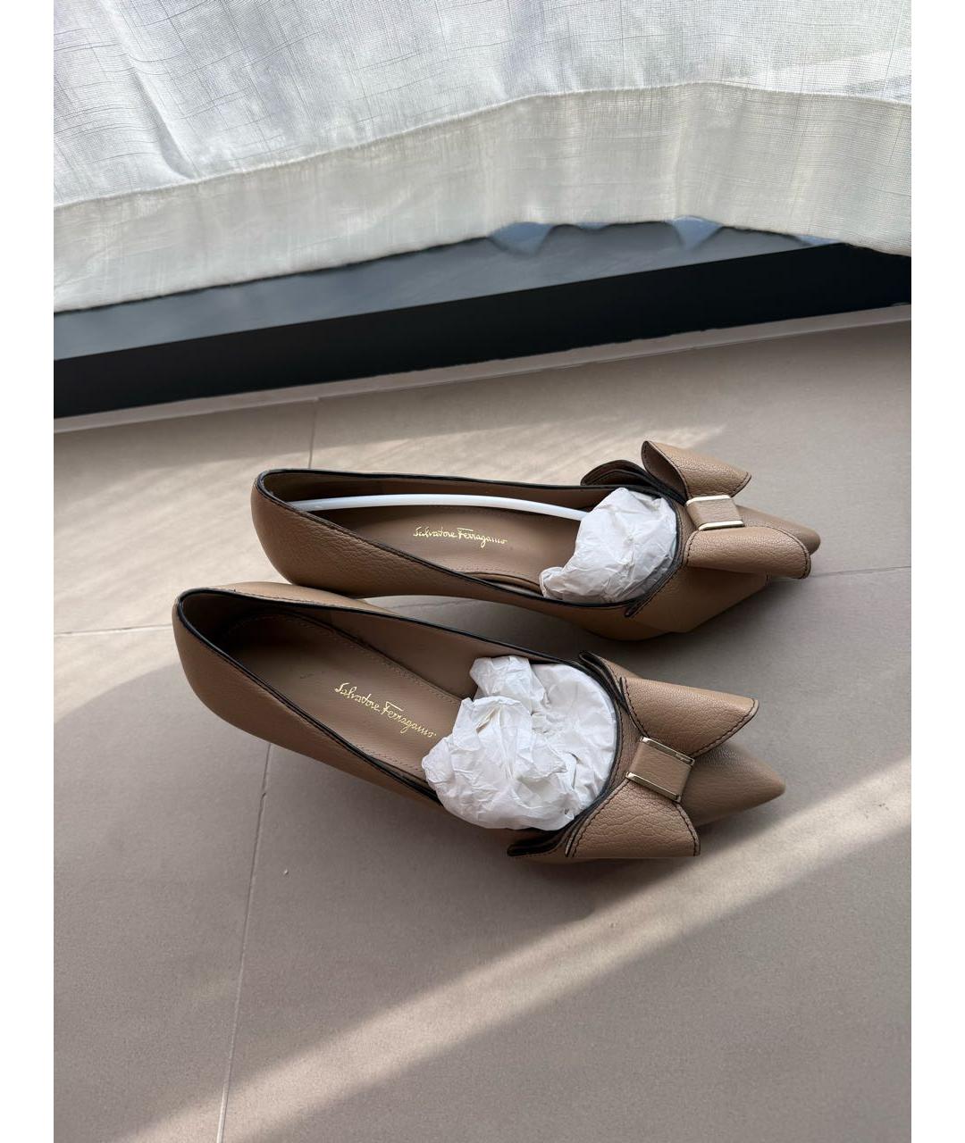 FERRAGAMO Бежевые кожаные туфли, фото 2