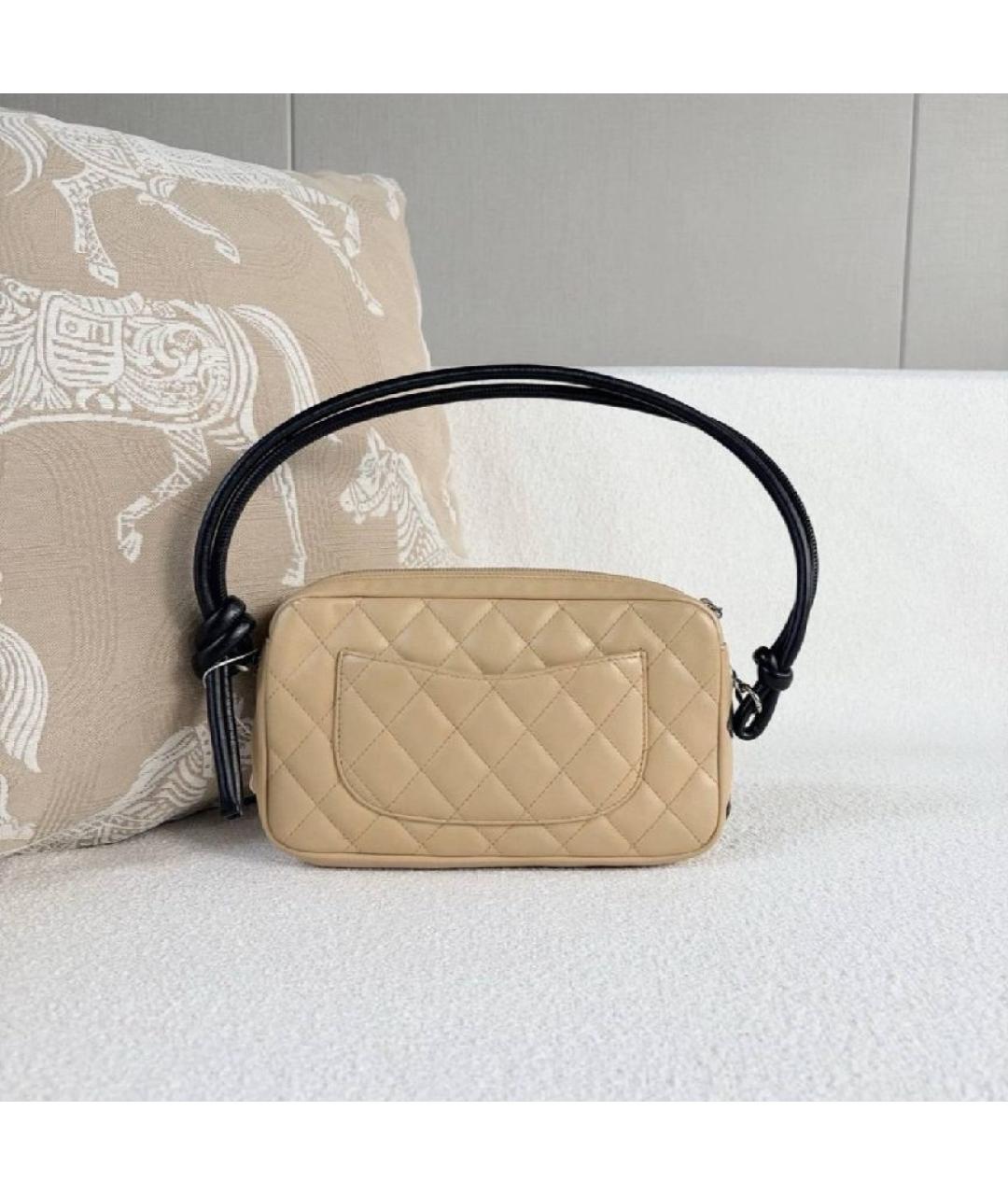 CHANEL Бежевая кожаная сумка с короткими ручками, фото 2