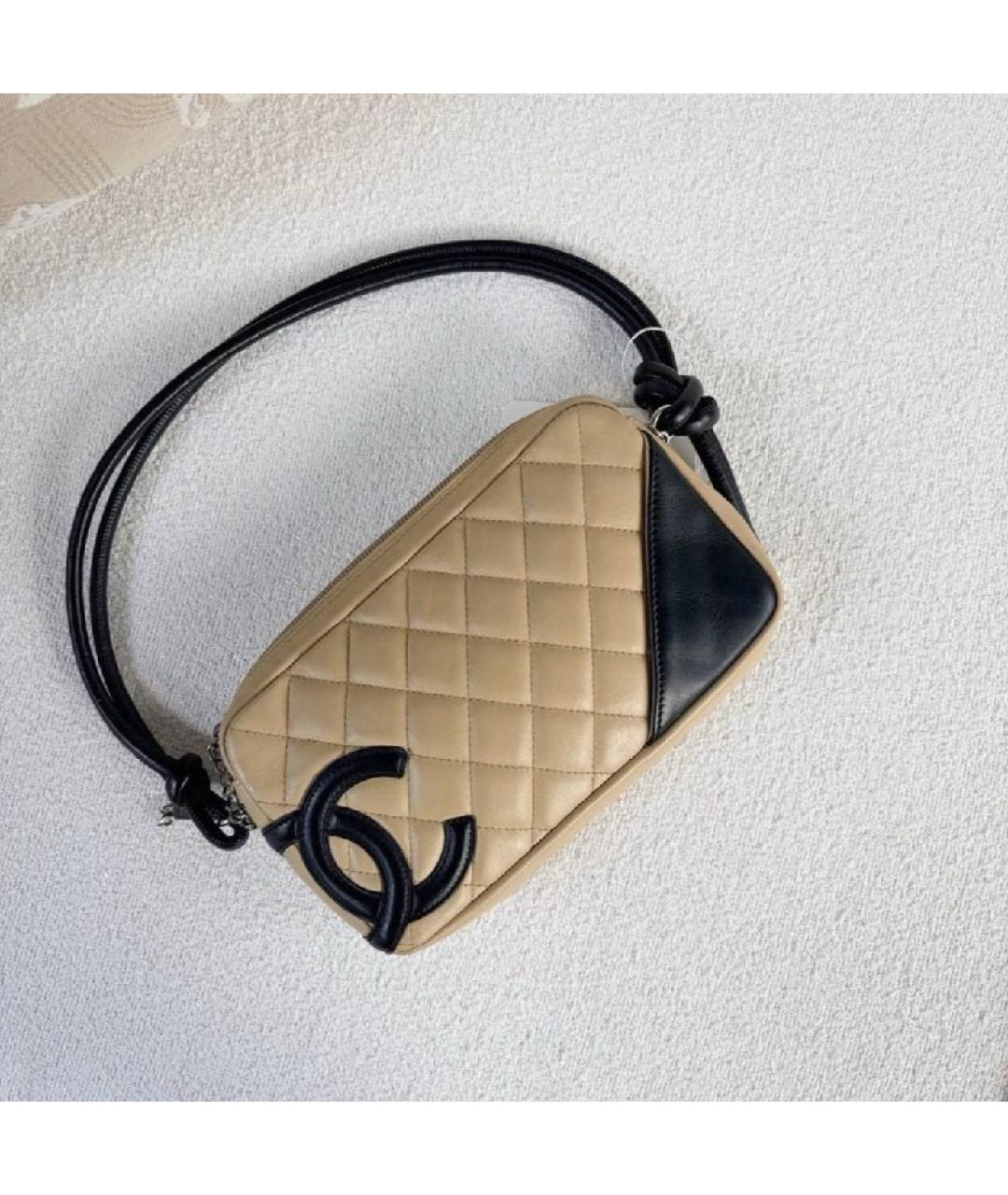 CHANEL Бежевая кожаная сумка с короткими ручками, фото 3