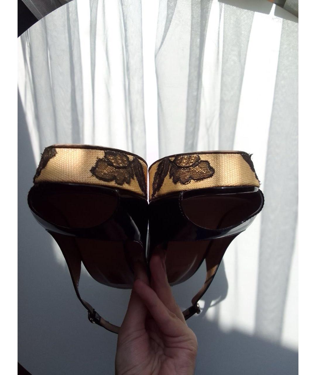 VALENTINO Черные босоножки из лакированной кожи, фото 2