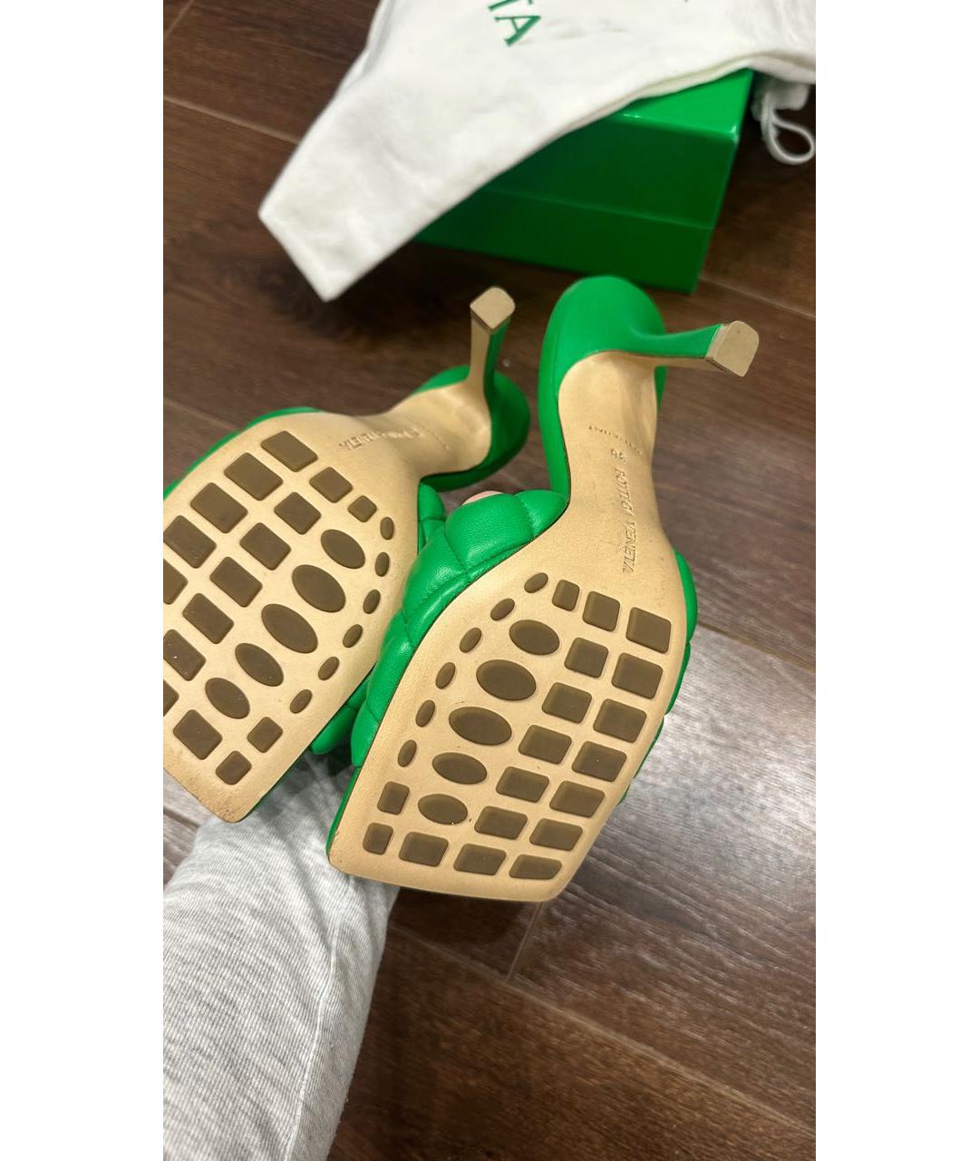BOTTEGA VENETA Зеленые кожаные босоножки, фото 4