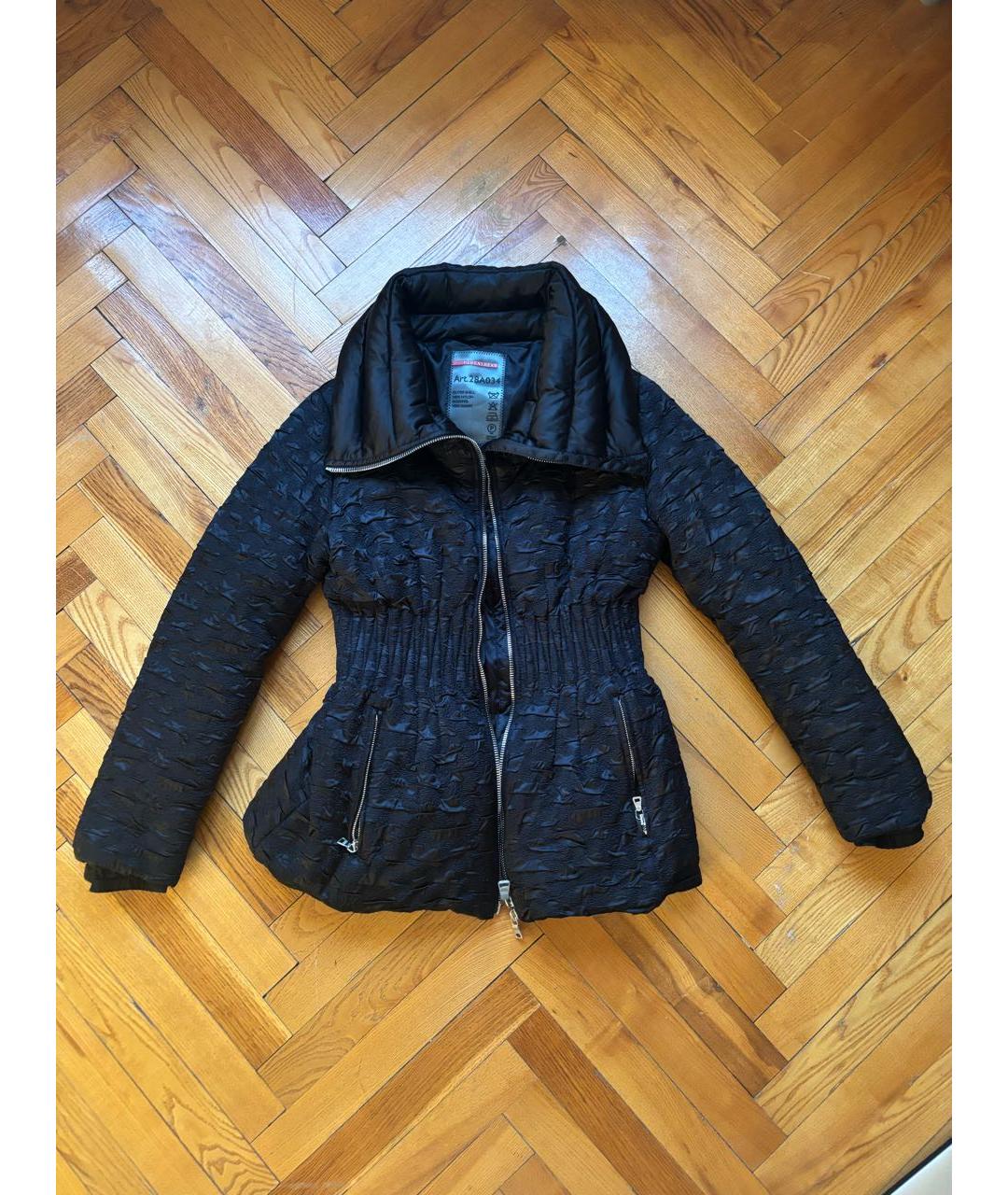 PRADA Черный полиамидовый пуховик, фото 5