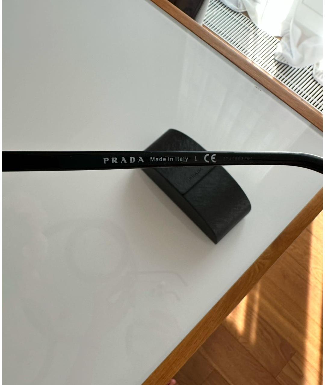 PRADA Черные пластиковые солнцезащитные очки, фото 3