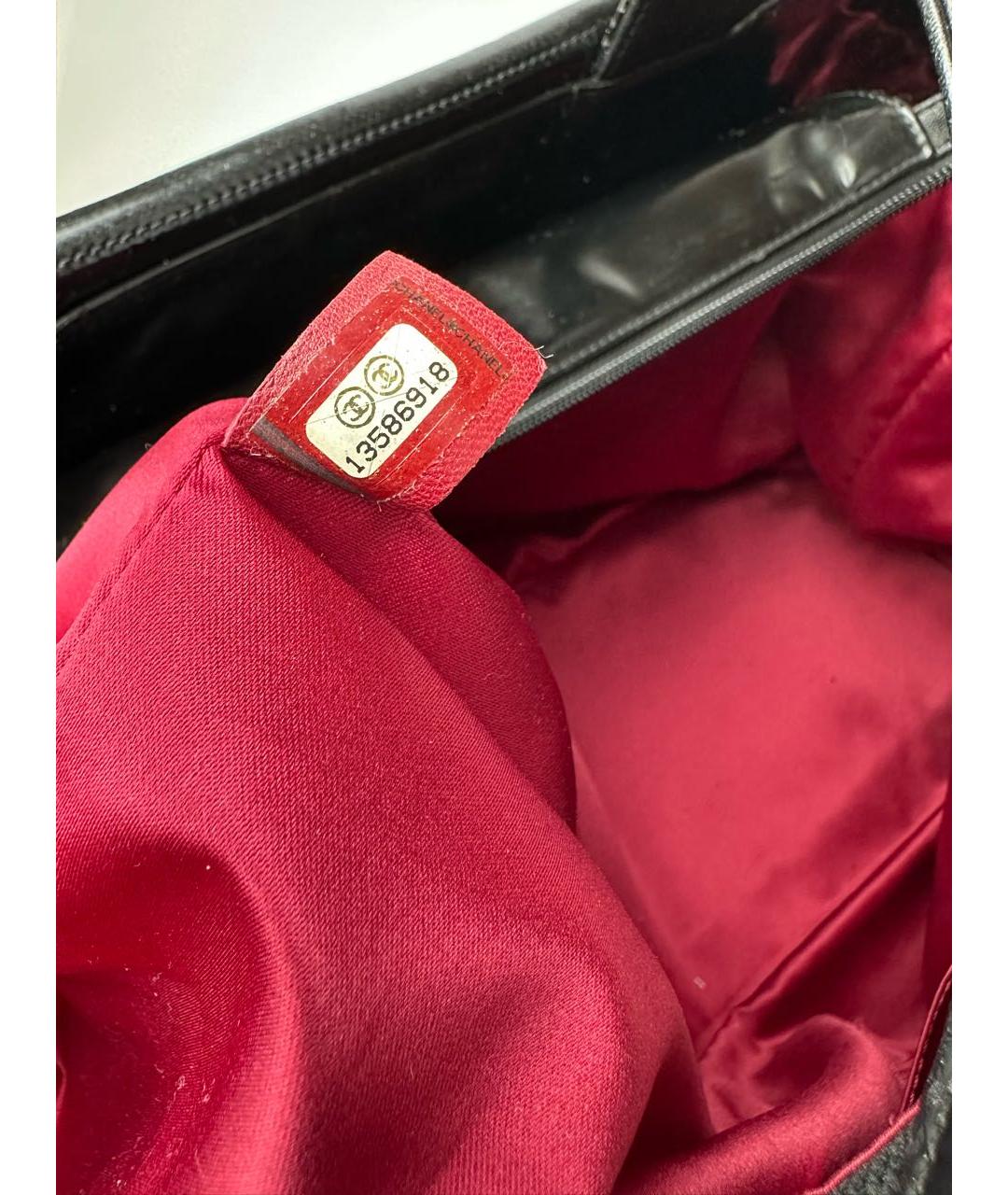 CHANEL Черная сумка тоут из лакированной кожи, фото 4