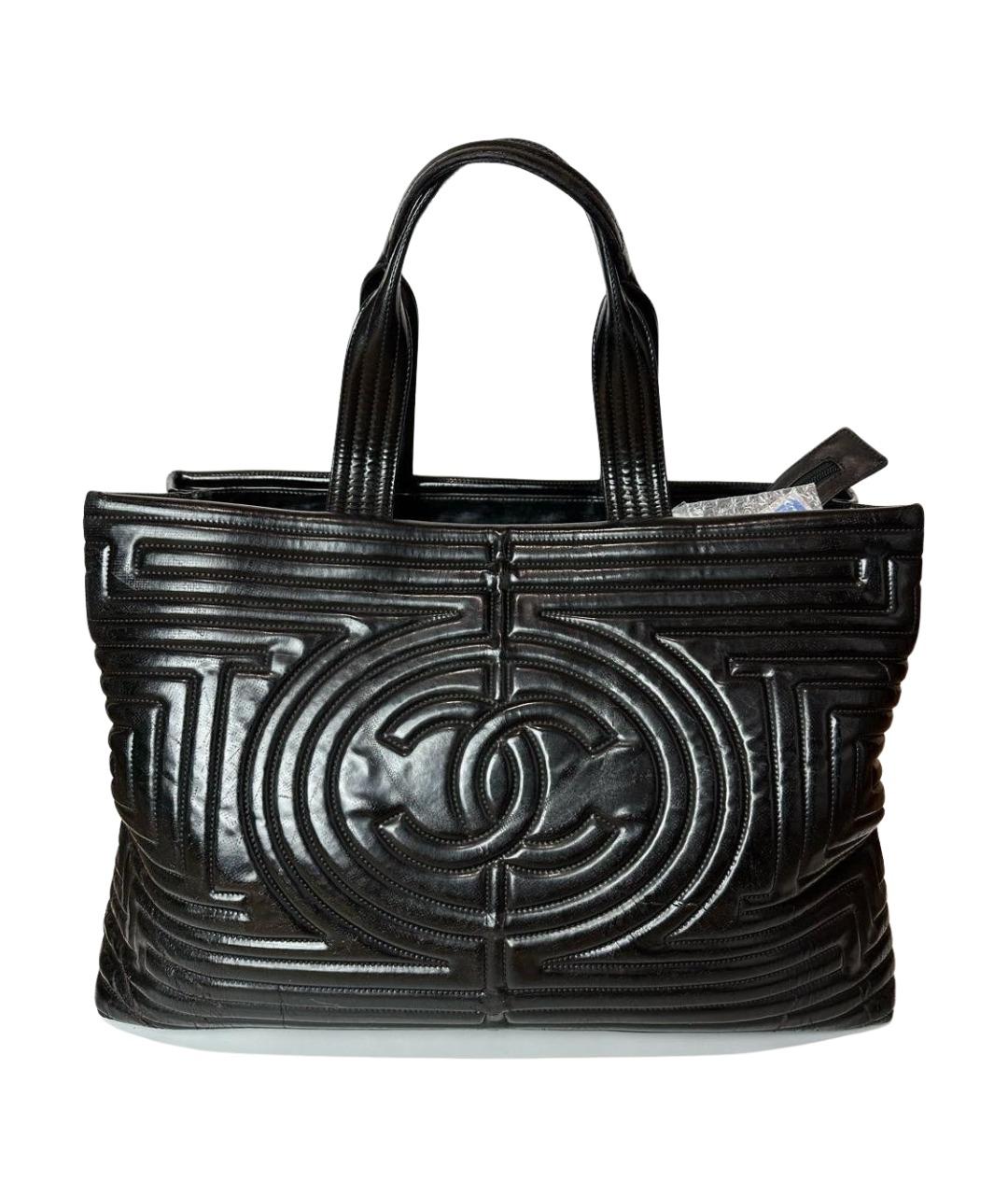 CHANEL Черная сумка тоут из лакированной кожи, фото 1