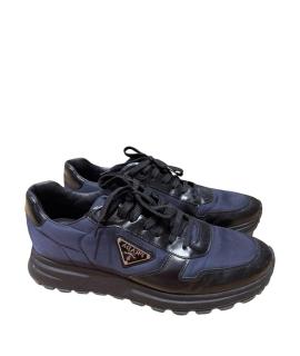 PRADA Низкие кроссовки / кеды