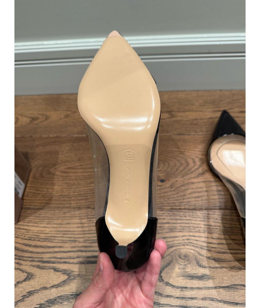 GIANVITO ROSSI Черные лодочки на низком каблуке из лакированной кожи, фото 5