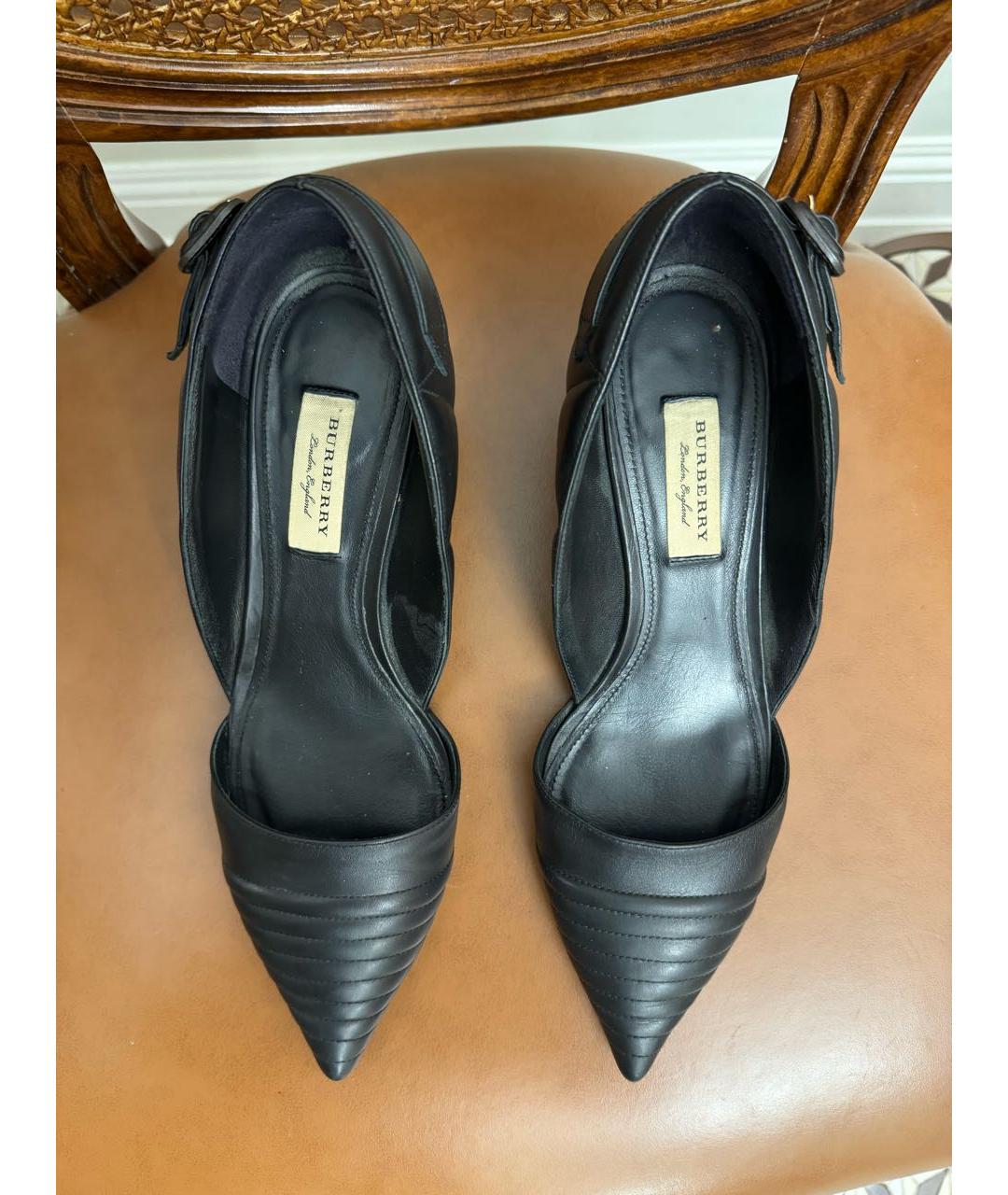 BURBERRY Черные кожаные лодочки на низком каблуке, фото 2