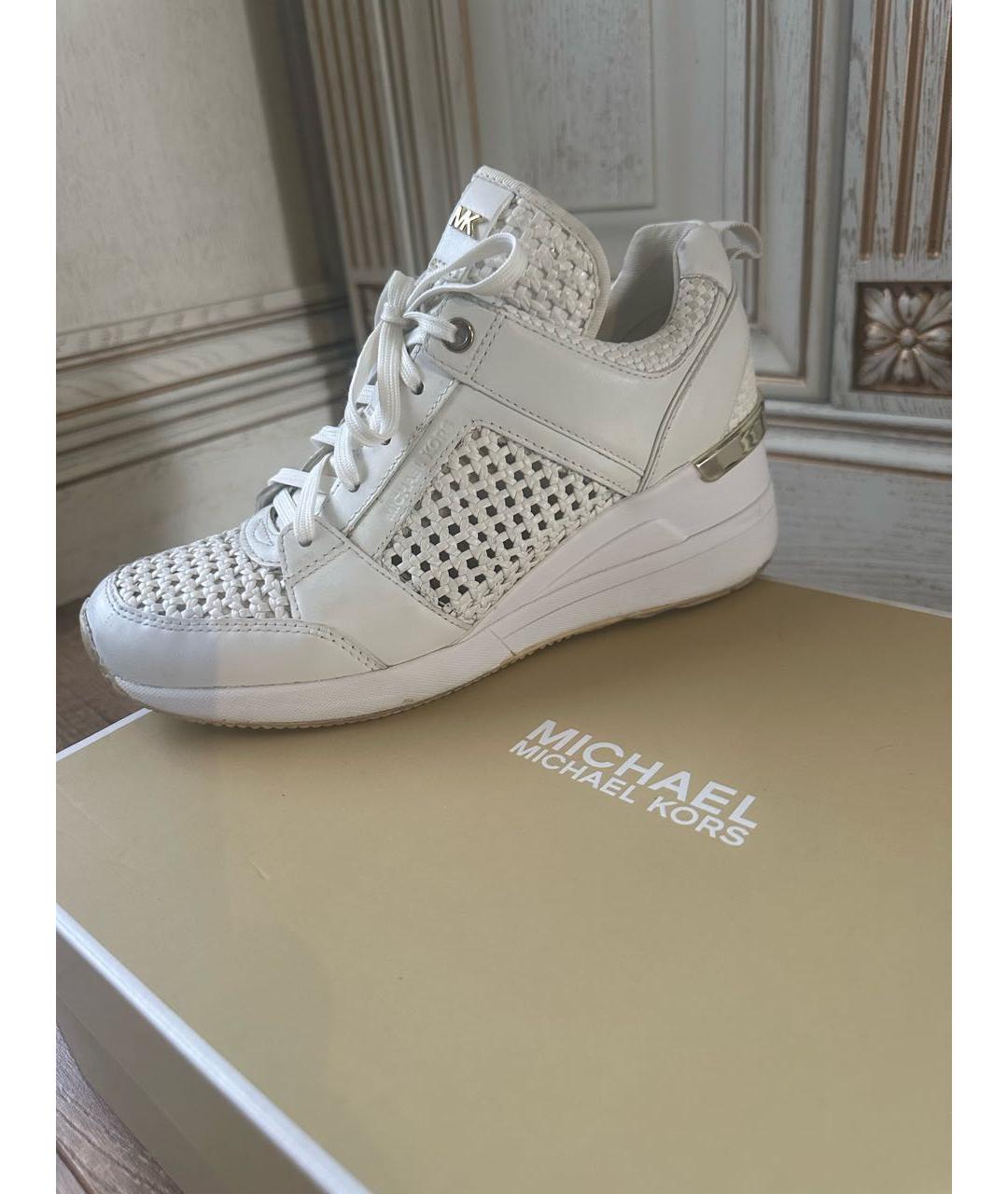 MICHAEL KORS Белые кожаные кроссовки, фото 2