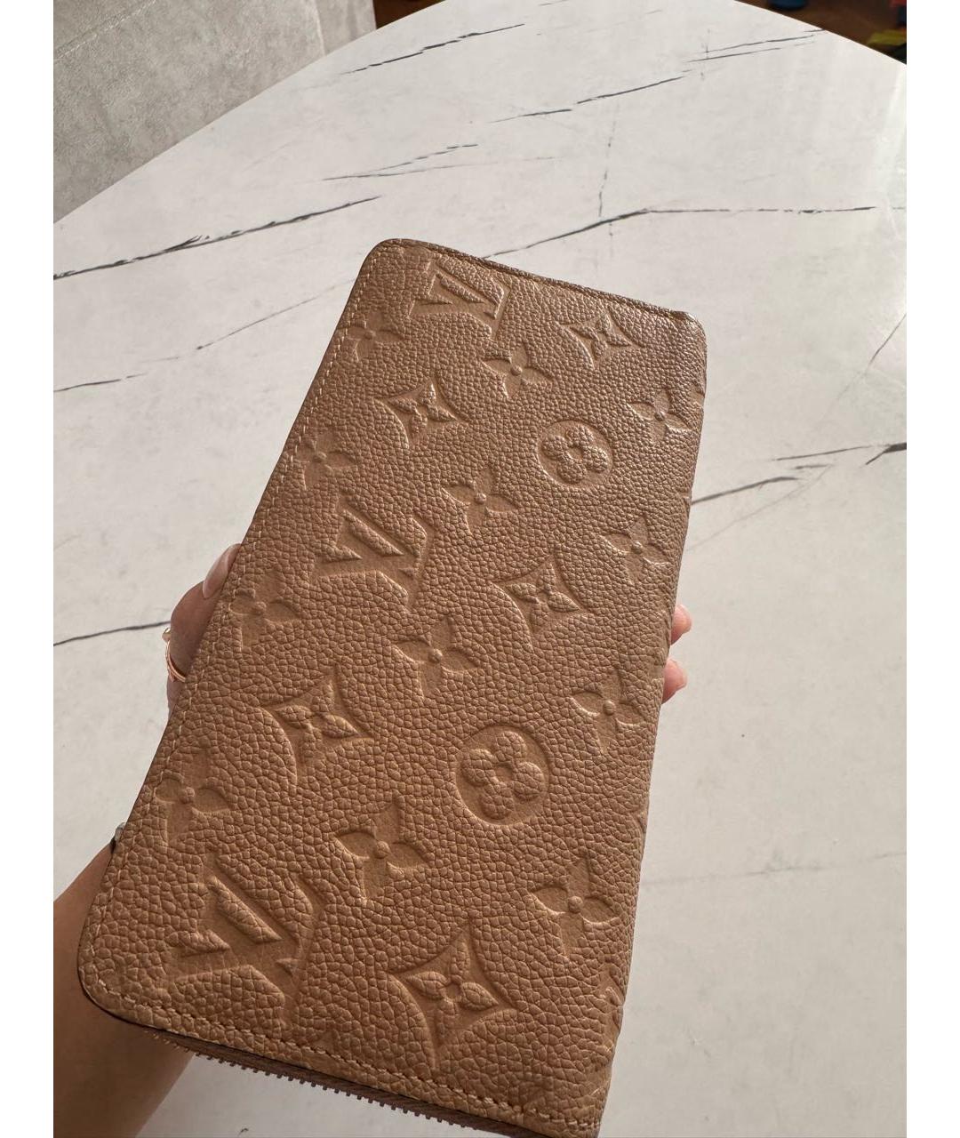 LOUIS VUITTON Бежевый кожаный кошелек, фото 2