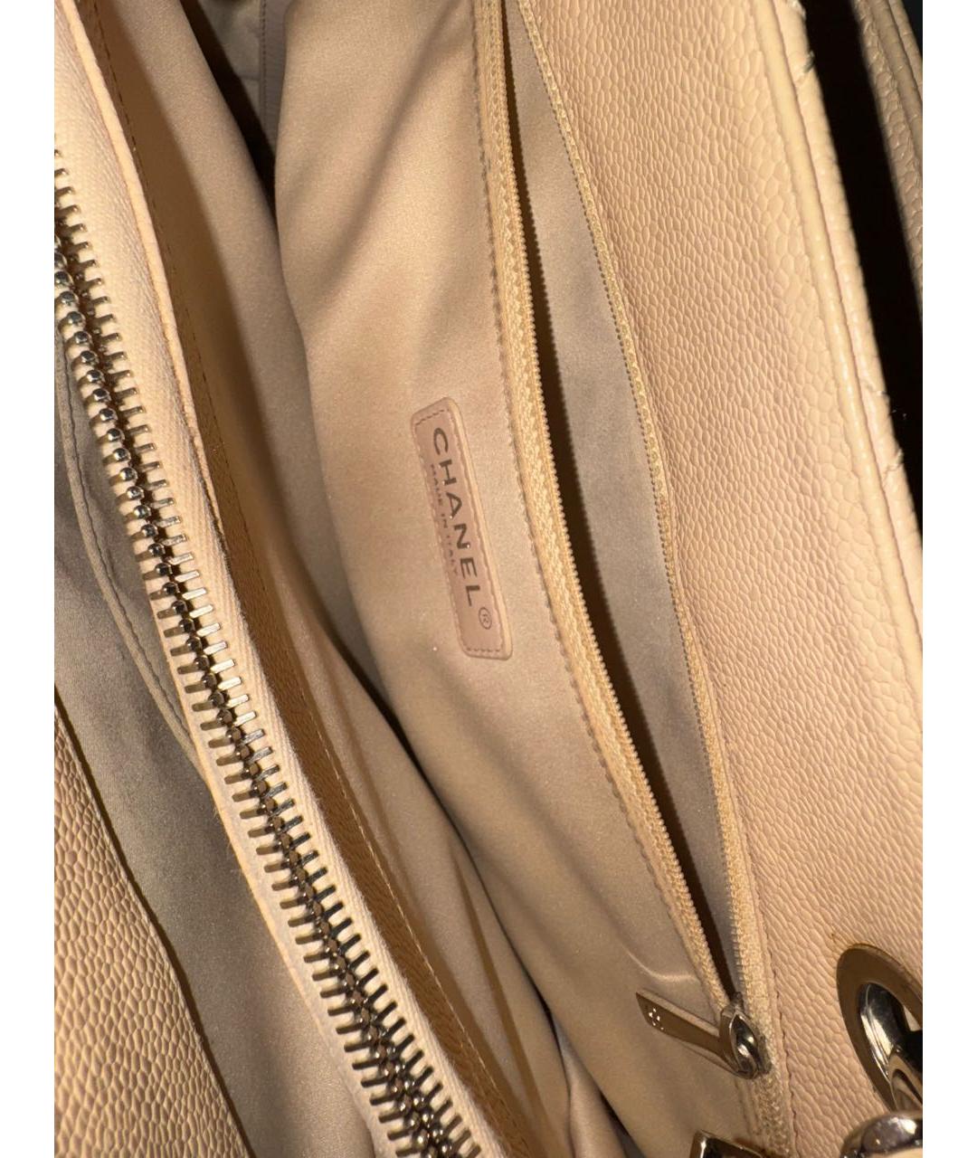 CHANEL Бежевая кожаная сумка с короткими ручками, фото 4