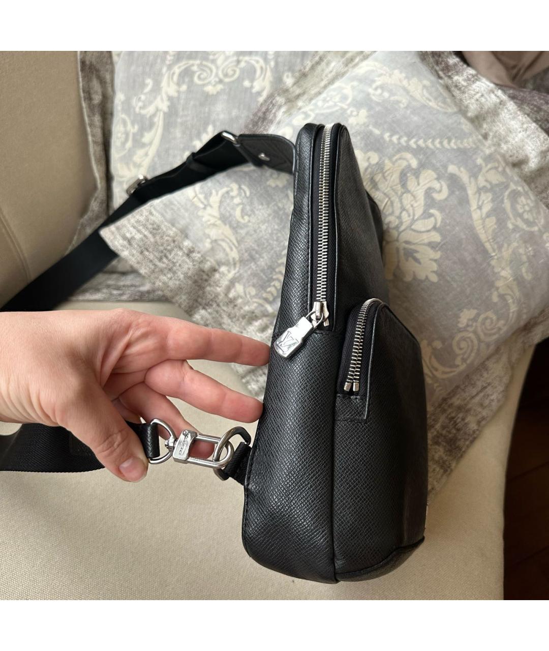LOUIS VUITTON Черная кожаная сумка на плечо, фото 7