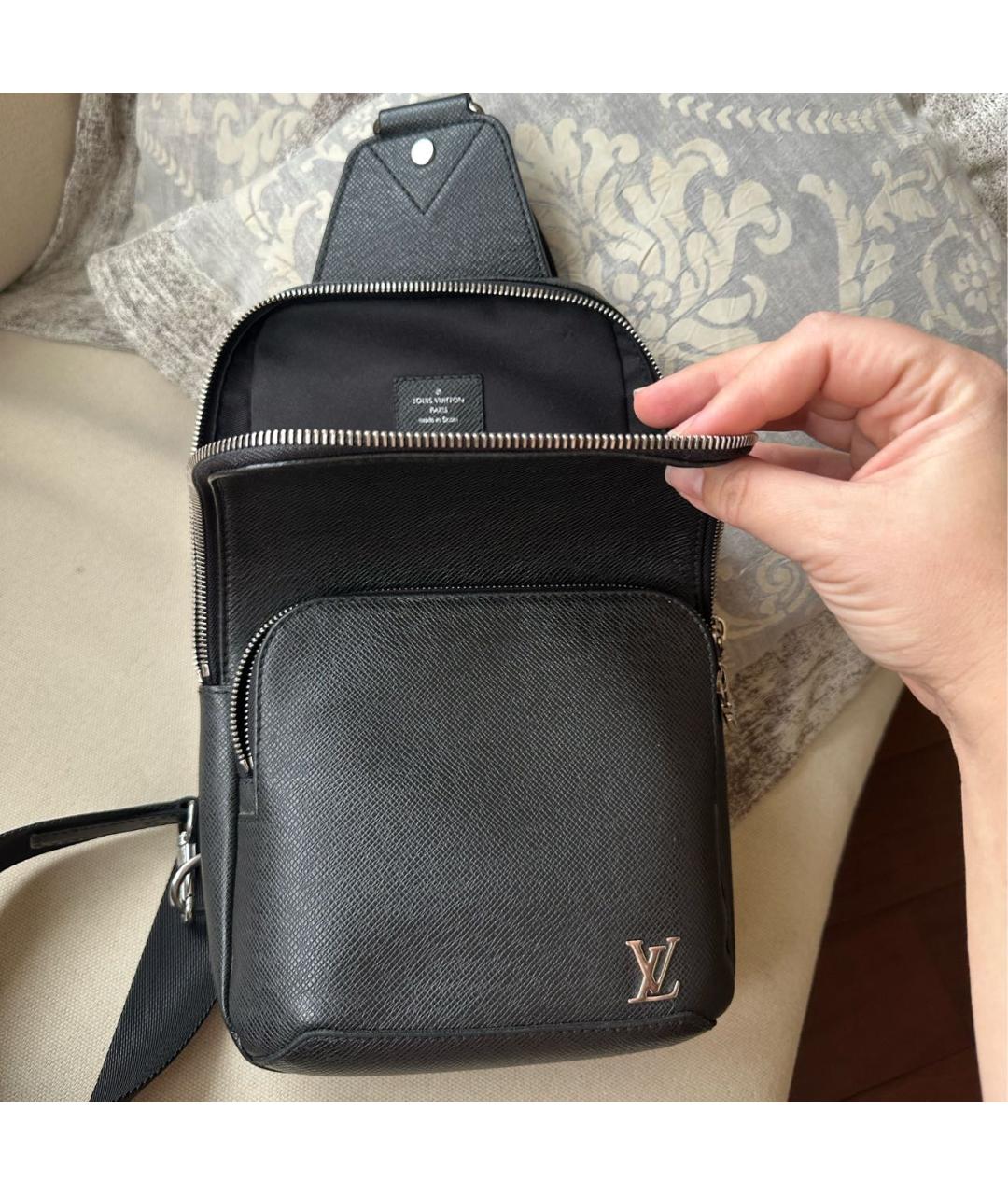 LOUIS VUITTON Черная кожаная сумка на плечо, фото 3