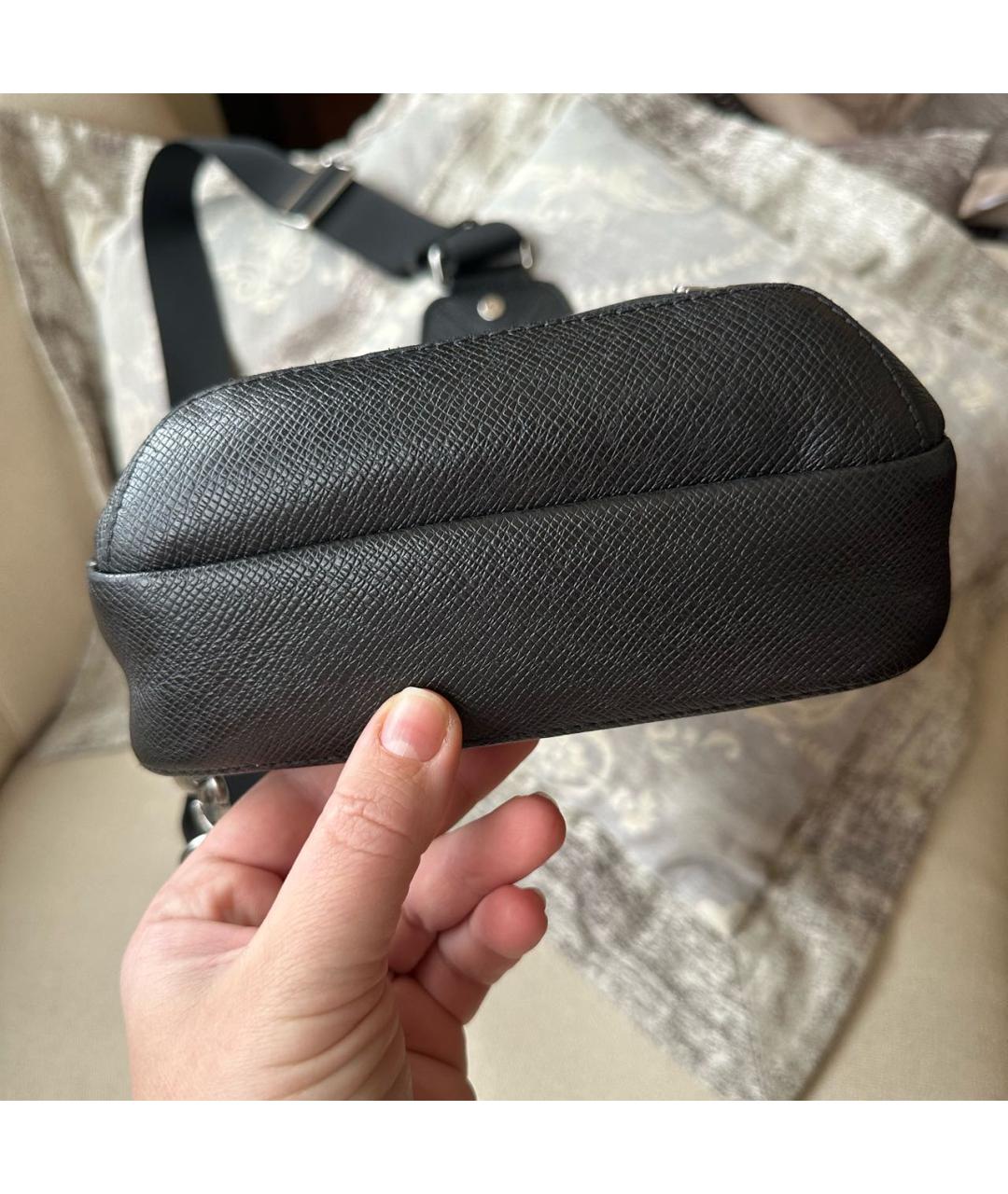 LOUIS VUITTON Черная кожаная сумка на плечо, фото 5