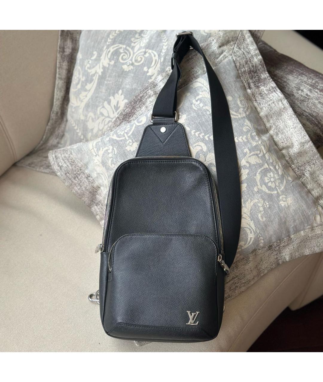 LOUIS VUITTON Черная кожаная сумка на плечо, фото 2