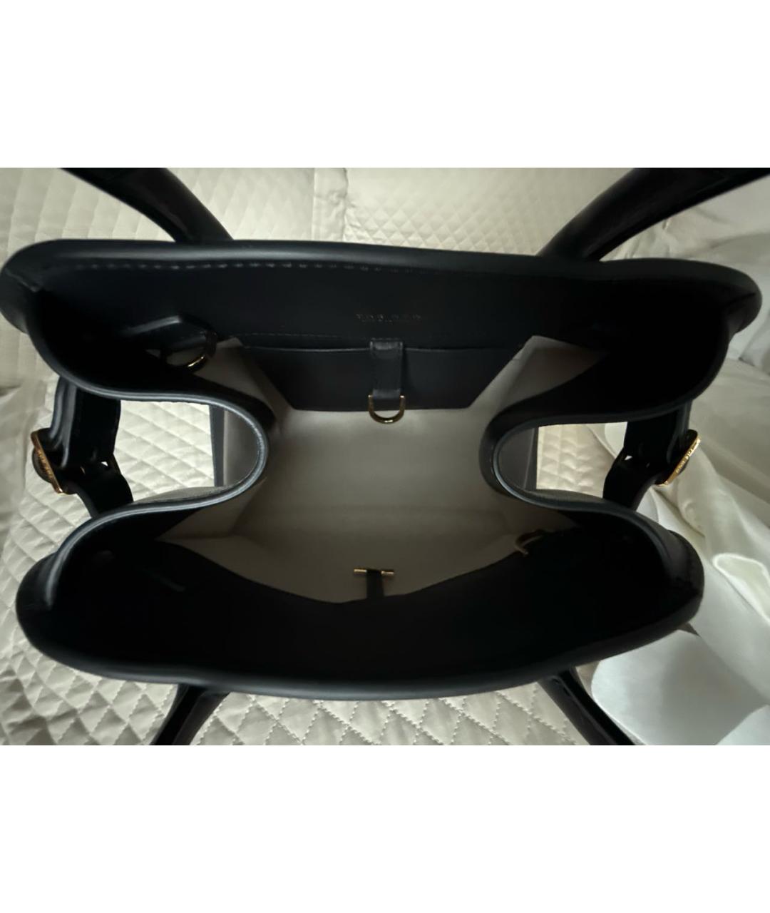 THE ROW Черная кожаная сумка с короткими ручками, фото 3