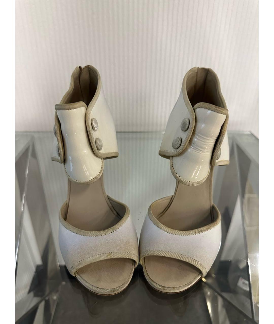 CHANEL Бежевые туфли из лакированной кожи, фото 3