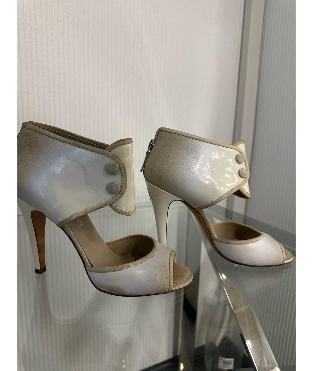 CHANEL Бежевые туфли из лакированной кожи, фото 2