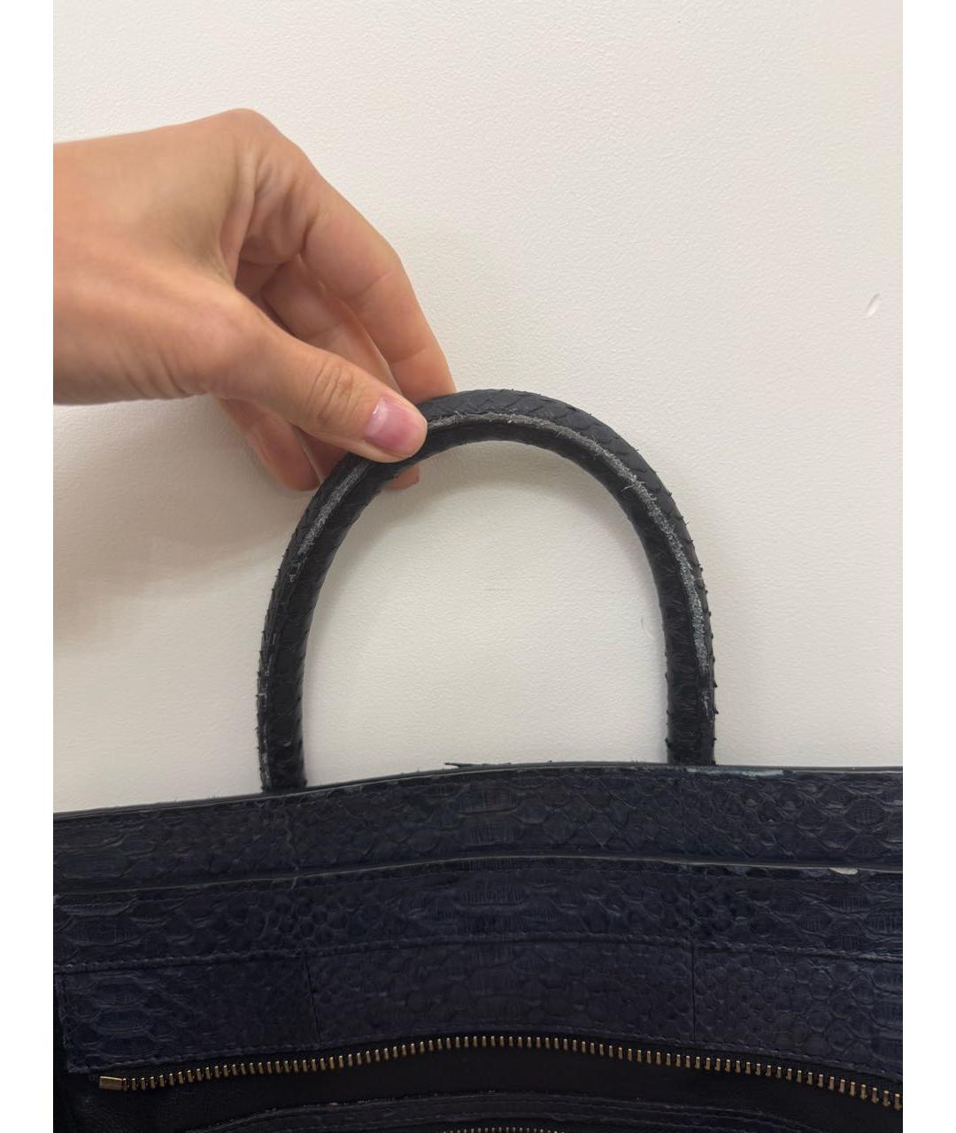 CELINE Темно-синяя сумка с короткими ручками из экзотической кожи, фото 7