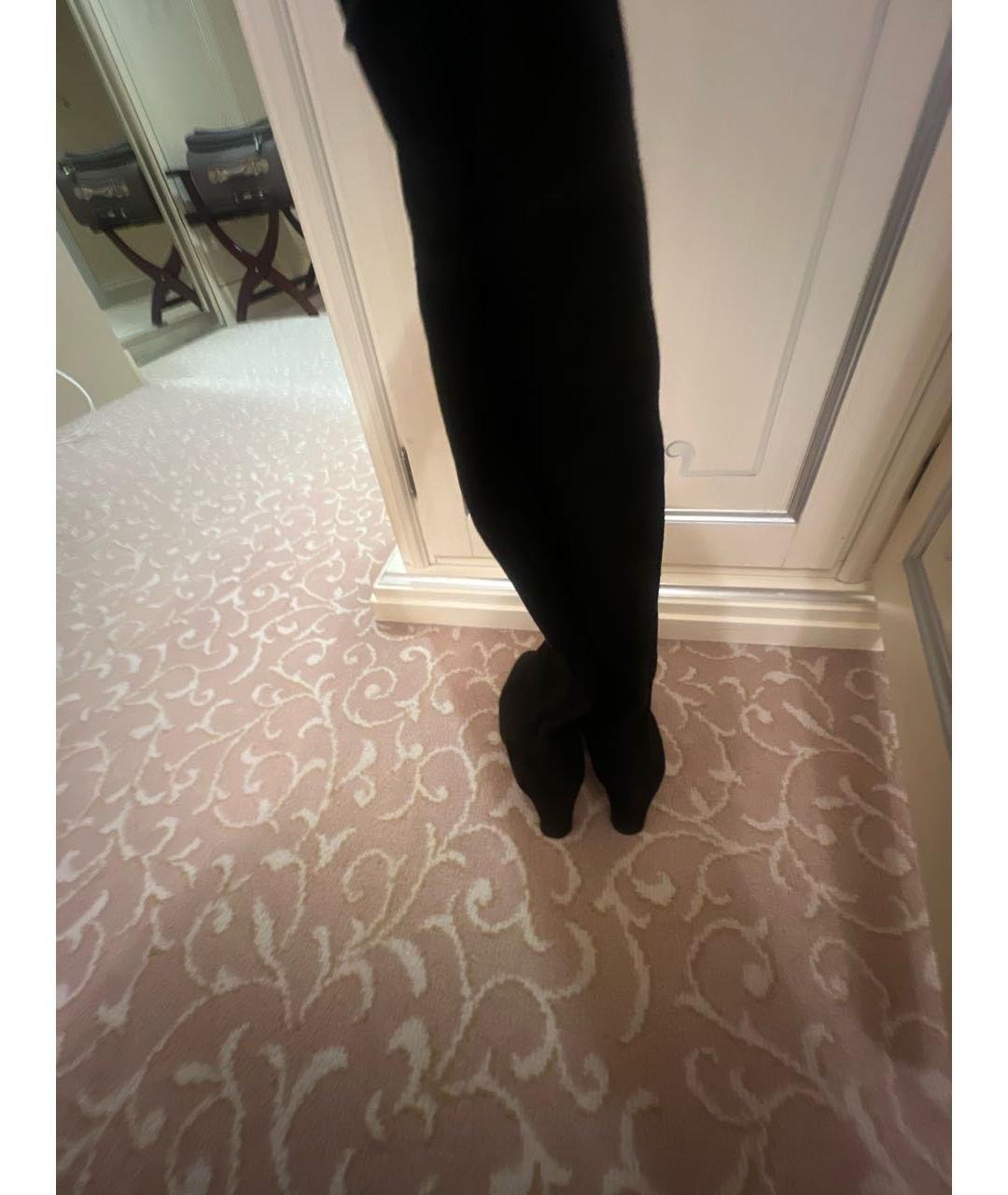 STUART WEITZMAN Черные замшевые ботфорты, фото 4