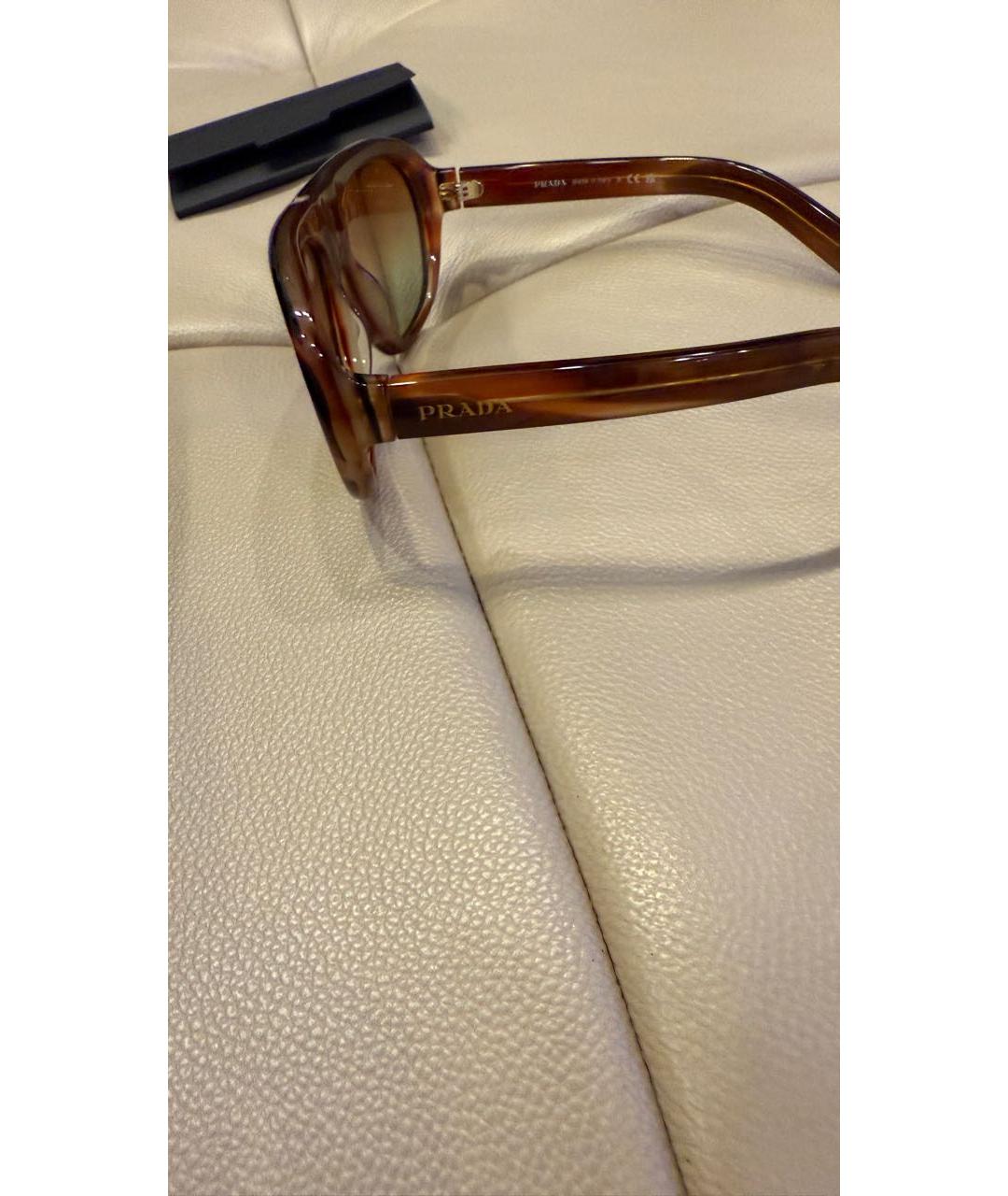 PRADA Коричневые пластиковые солнцезащитные очки, фото 2
