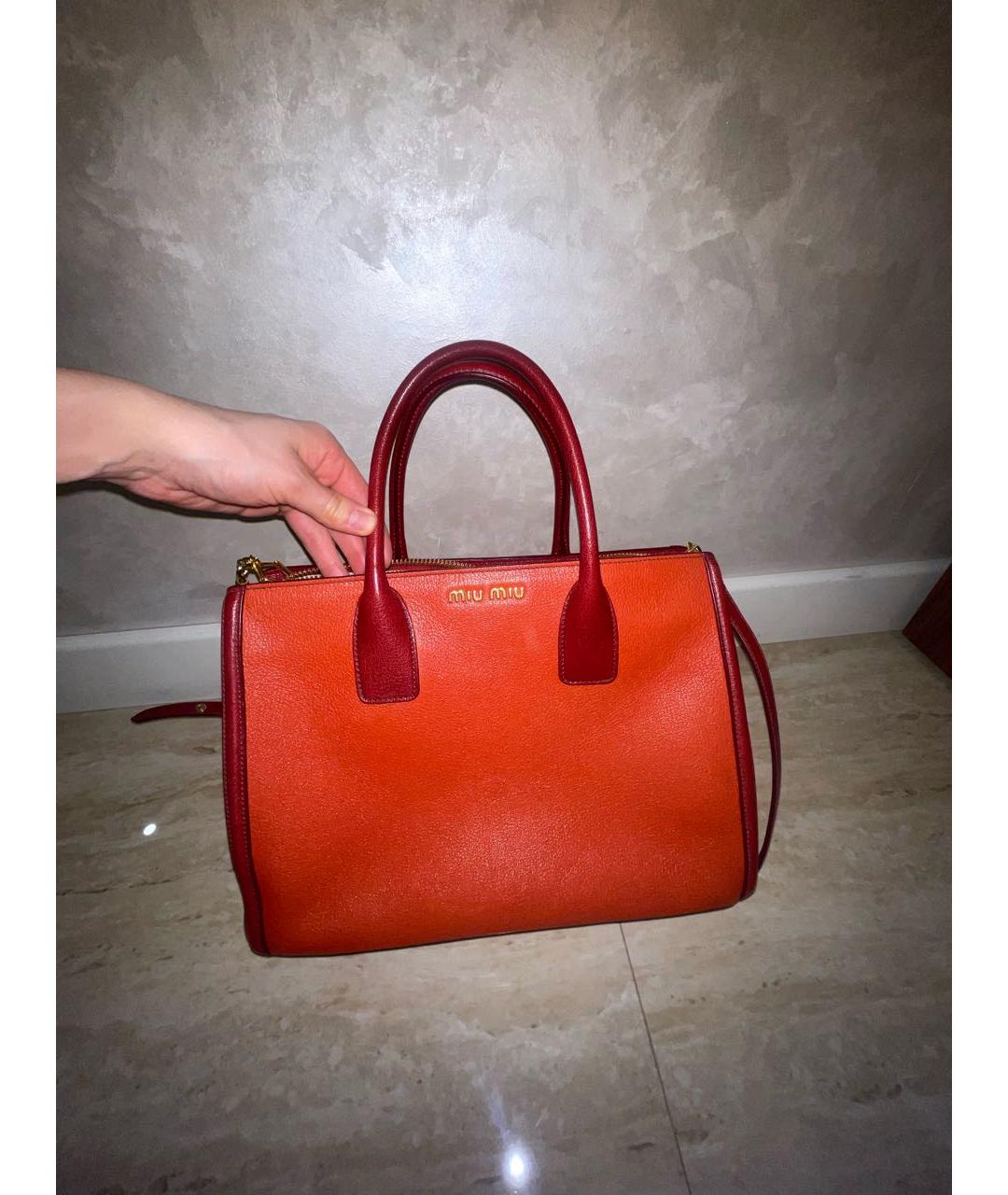 MIU MIU Красная кожаная сумка с короткими ручками, фото 5