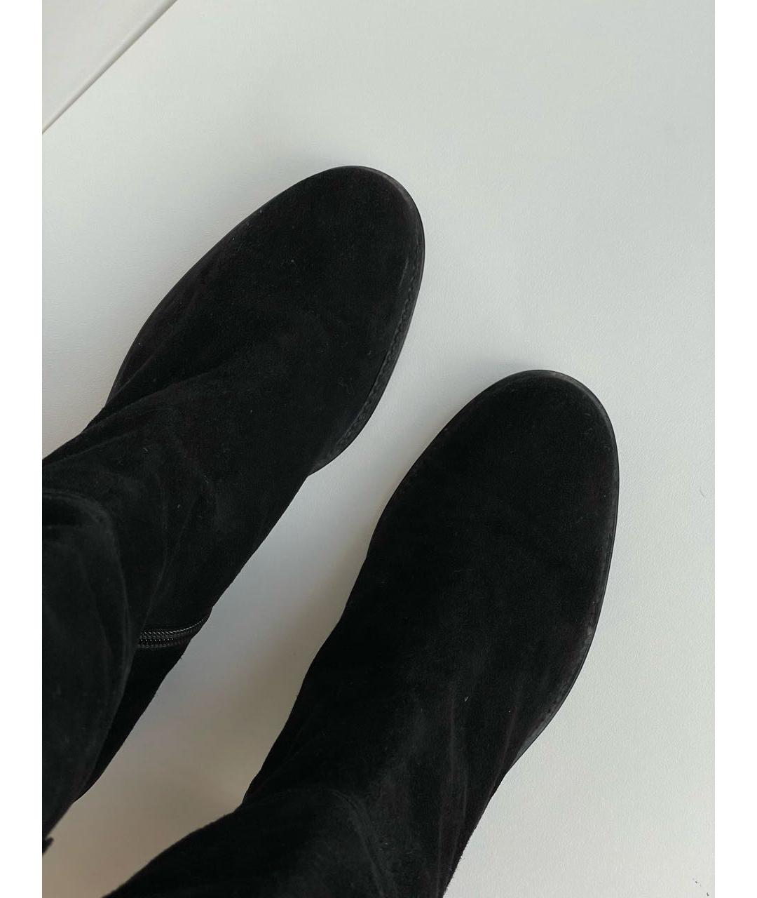 STUART WEITZMAN Черные замшевые ботфорты, фото 4