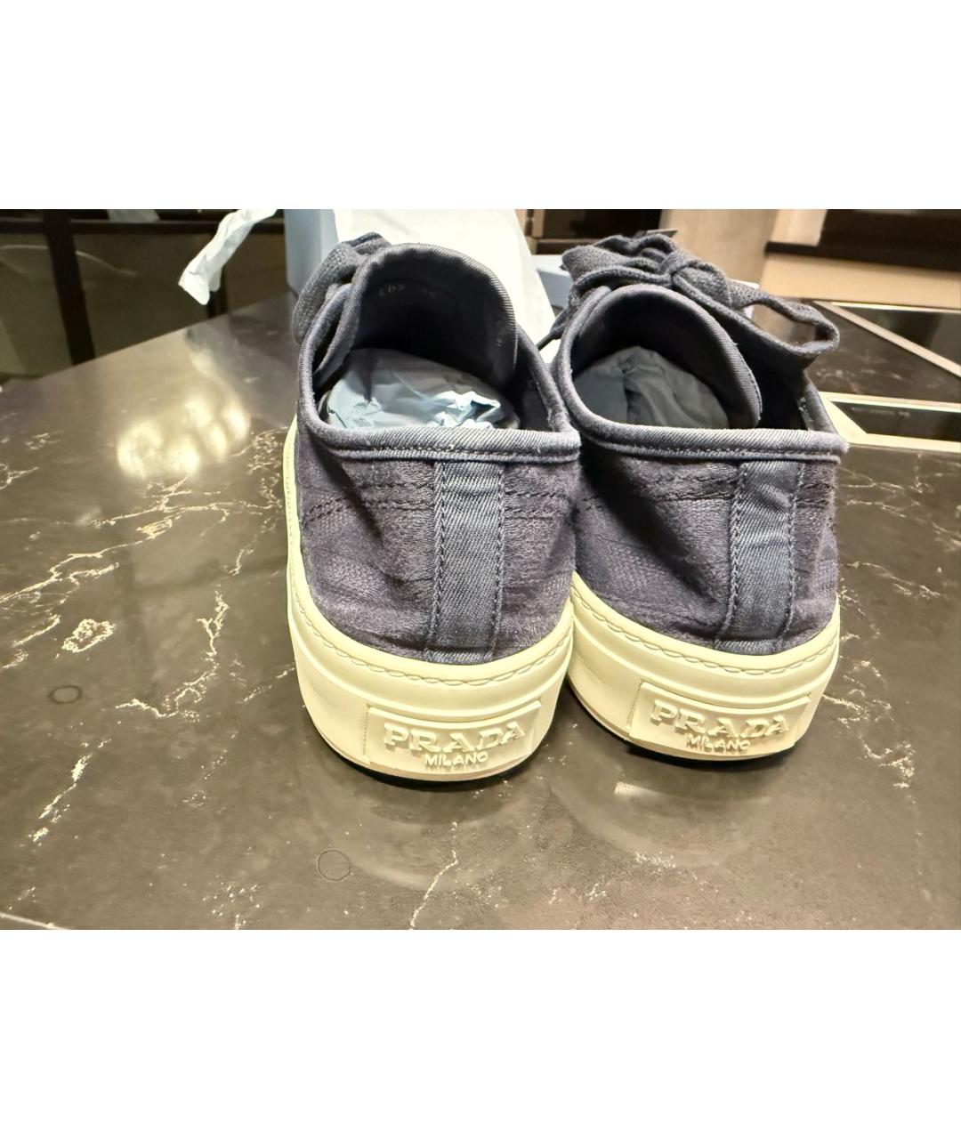 PRADA Синие текстильные кеды, фото 4