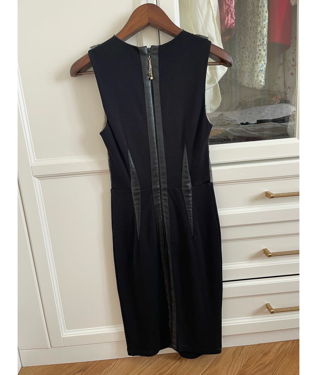 ELISABETTA FRANCHI Черное вискозное коктейльное платье, фото 3