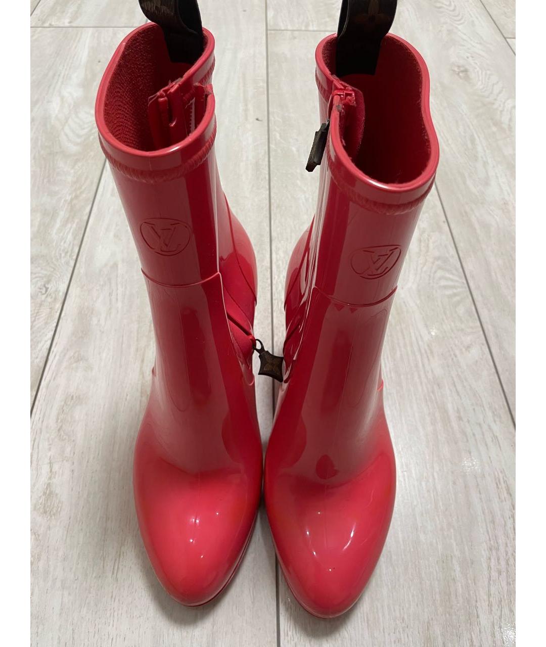 LOUIS VUITTON Коралловые резиновые ботильоны, фото 2