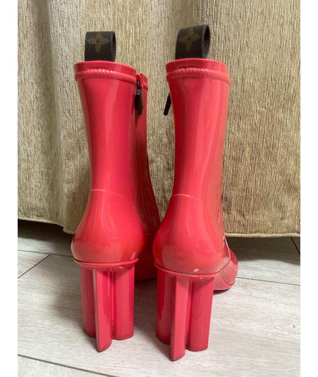 LOUIS VUITTON Коралловые резиновые ботильоны, фото 4