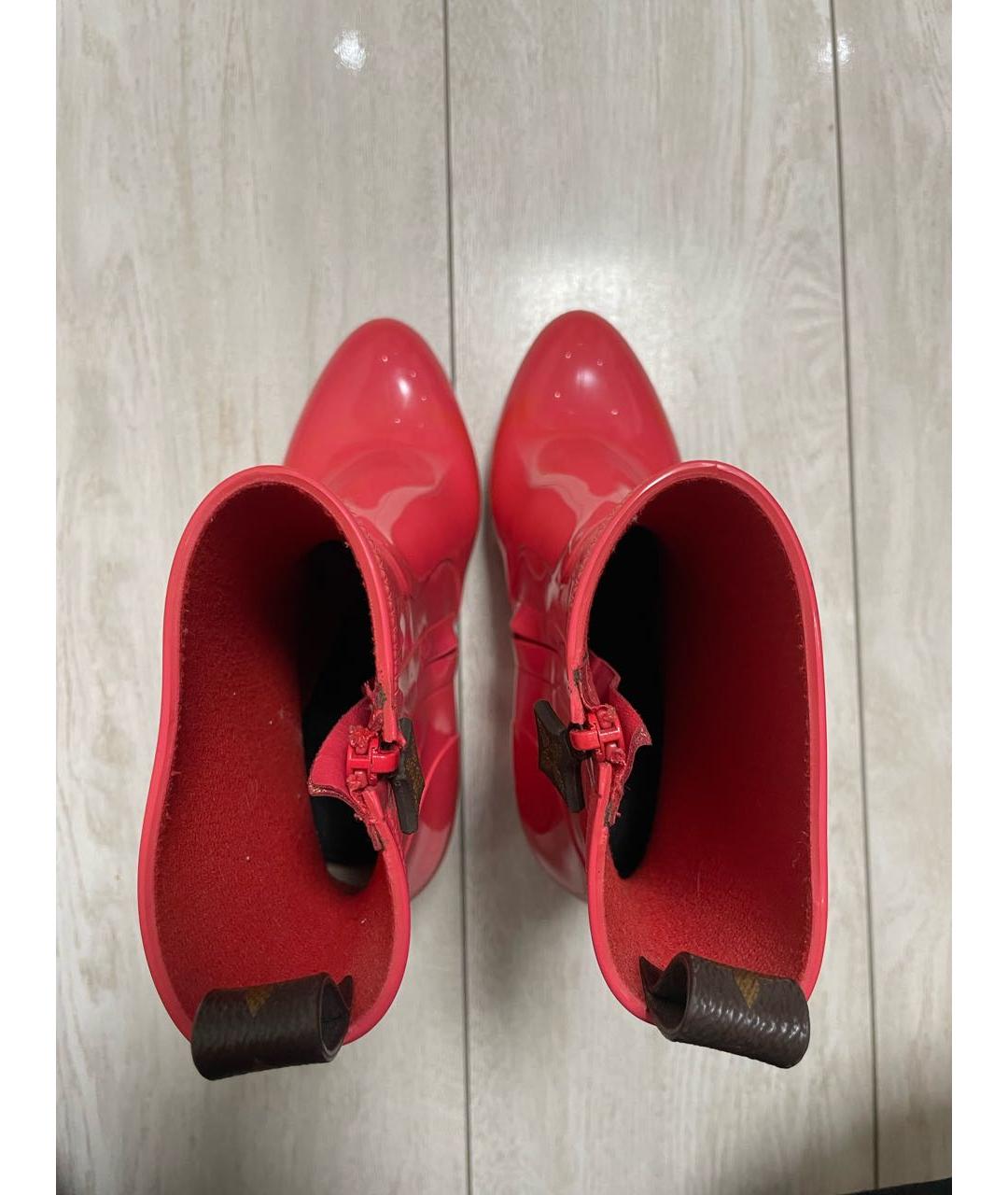 LOUIS VUITTON Коралловые резиновые ботильоны, фото 3