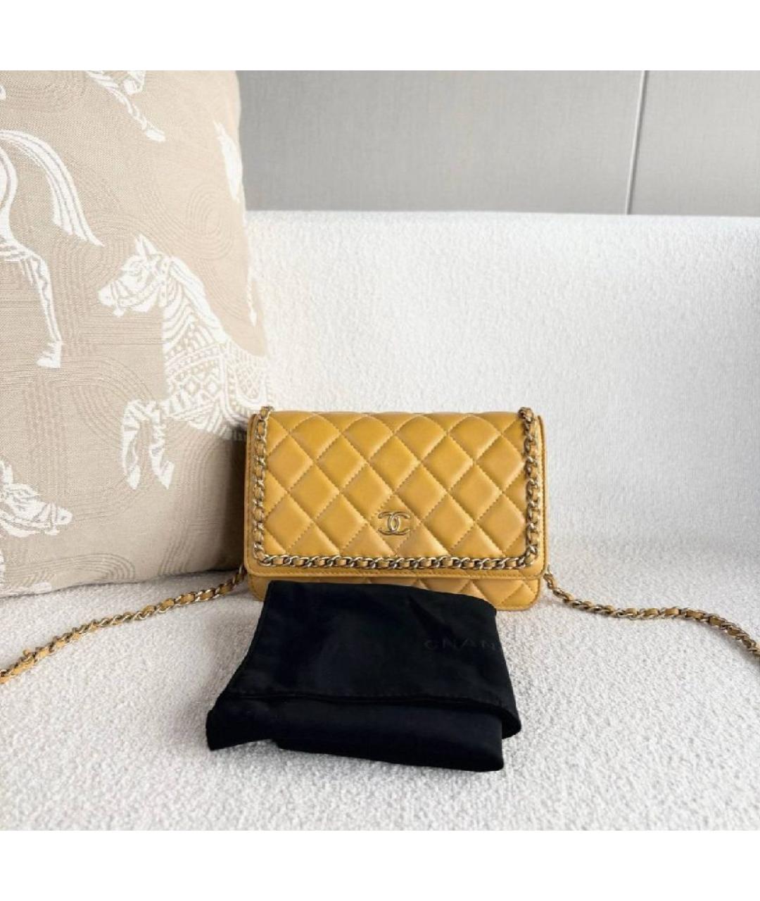CHANEL Золотая кожаная сумка через плечо, фото 9