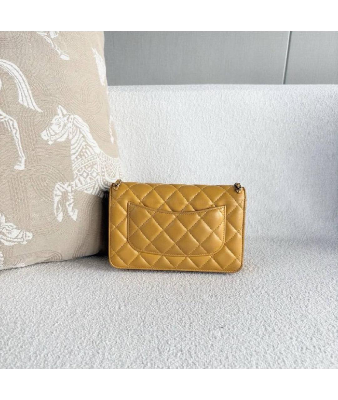 CHANEL Золотая кожаная сумка через плечо, фото 6