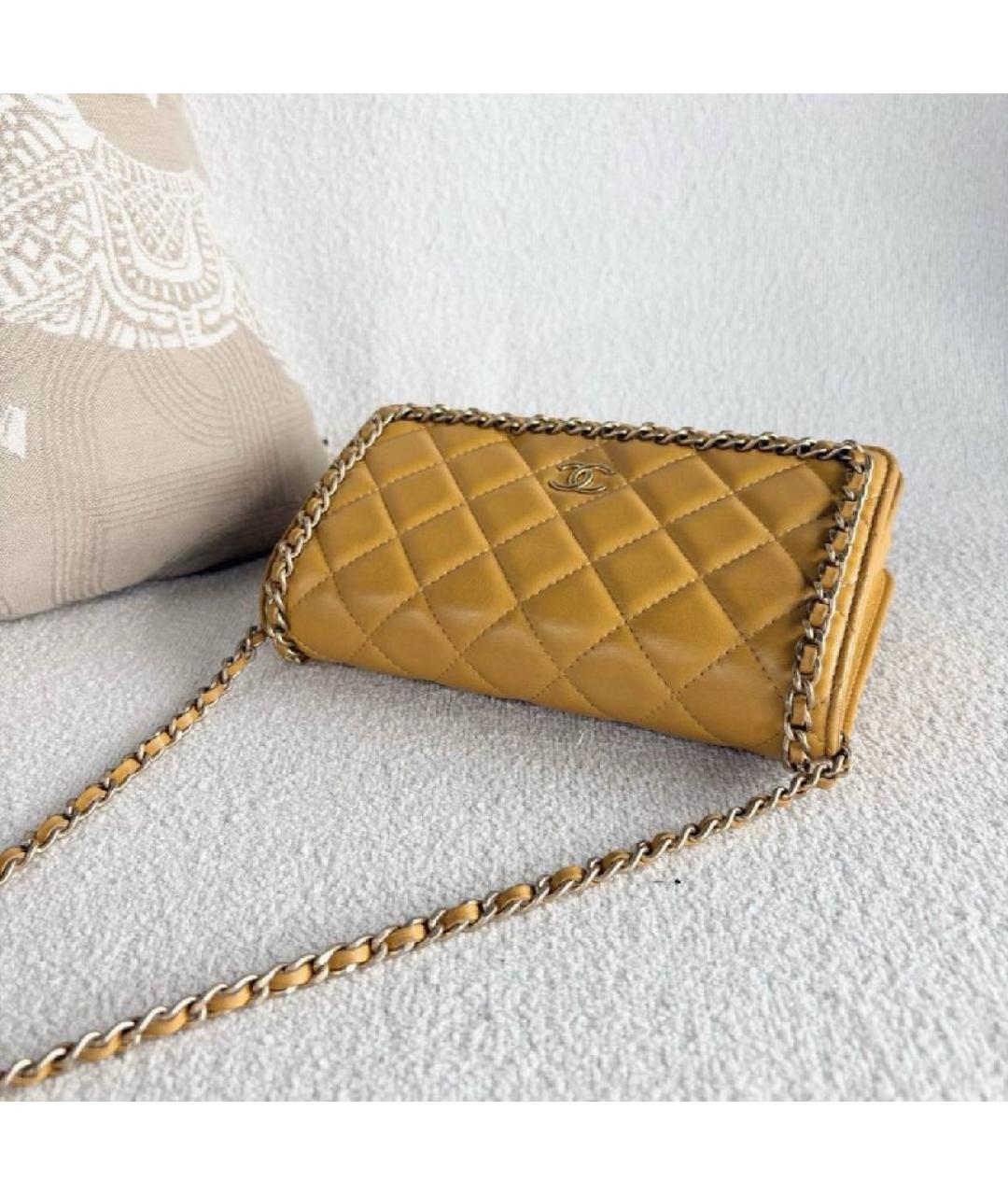 CHANEL Золотая кожаная сумка через плечо, фото 4