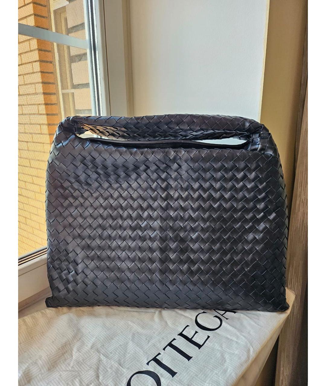 BOTTEGA VENETA Черная кожаная сумка с короткими ручками, фото 5