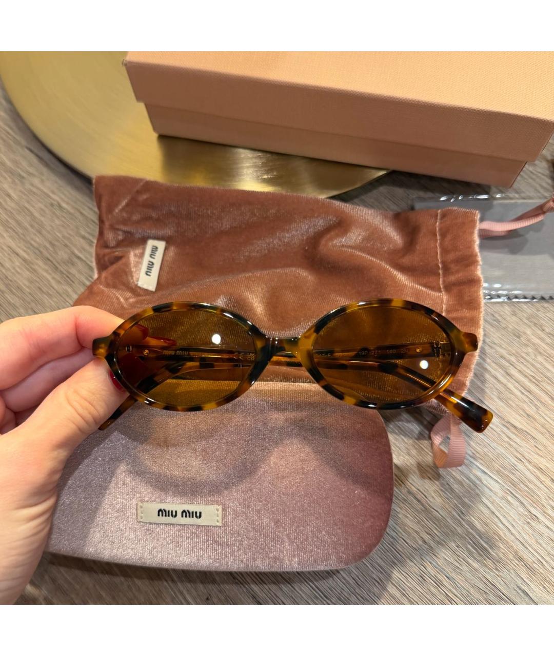 MIU MIU Коричневые пластиковые солнцезащитные очки, фото 3