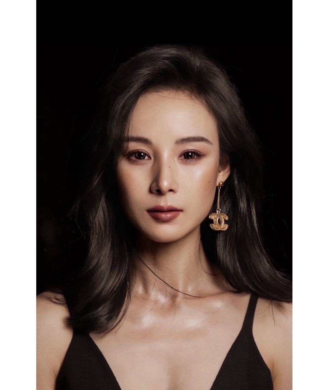 CHANEL Золотые металлические серьги, фото 5