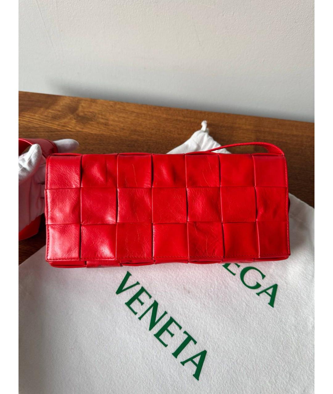 BOTTEGA VENETA Красная кожаная сумка через плечо, фото 3