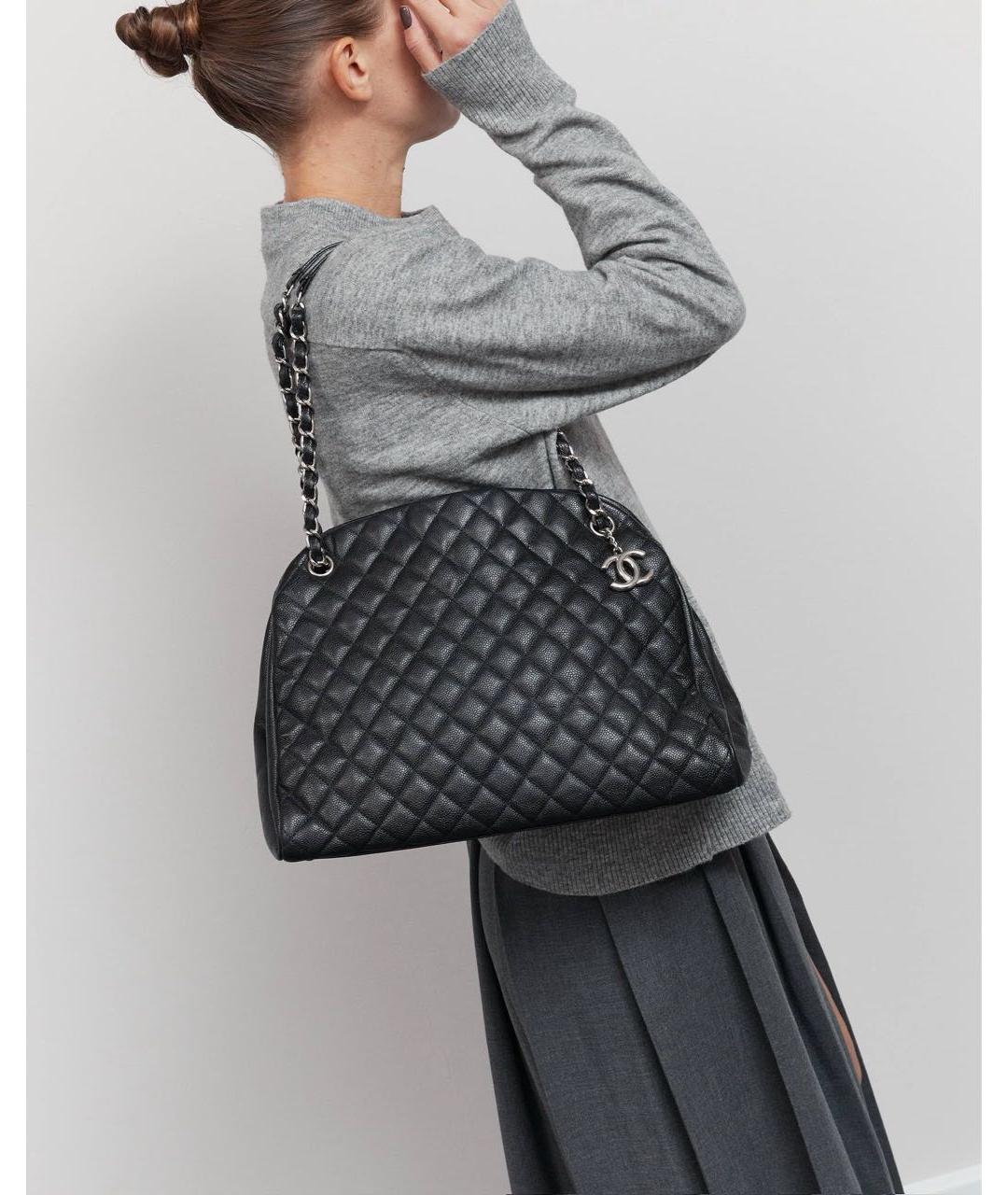 CHANEL Черная кожаная сумка через плечо, фото 3