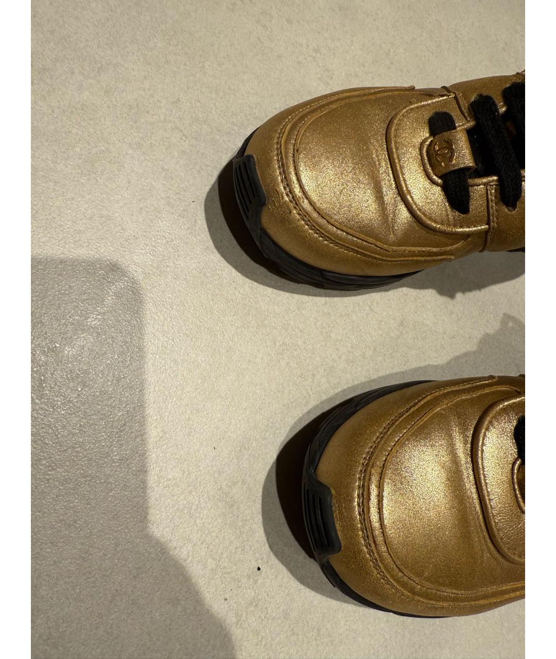 CHANEL Золотые кожаные кроссовки, фото 4