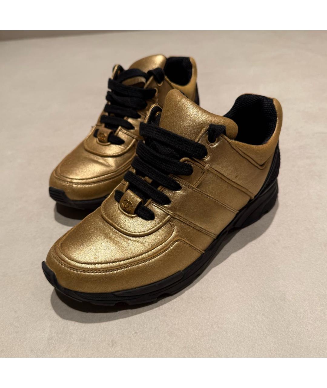 CHANEL Золотые кожаные кроссовки, фото 9