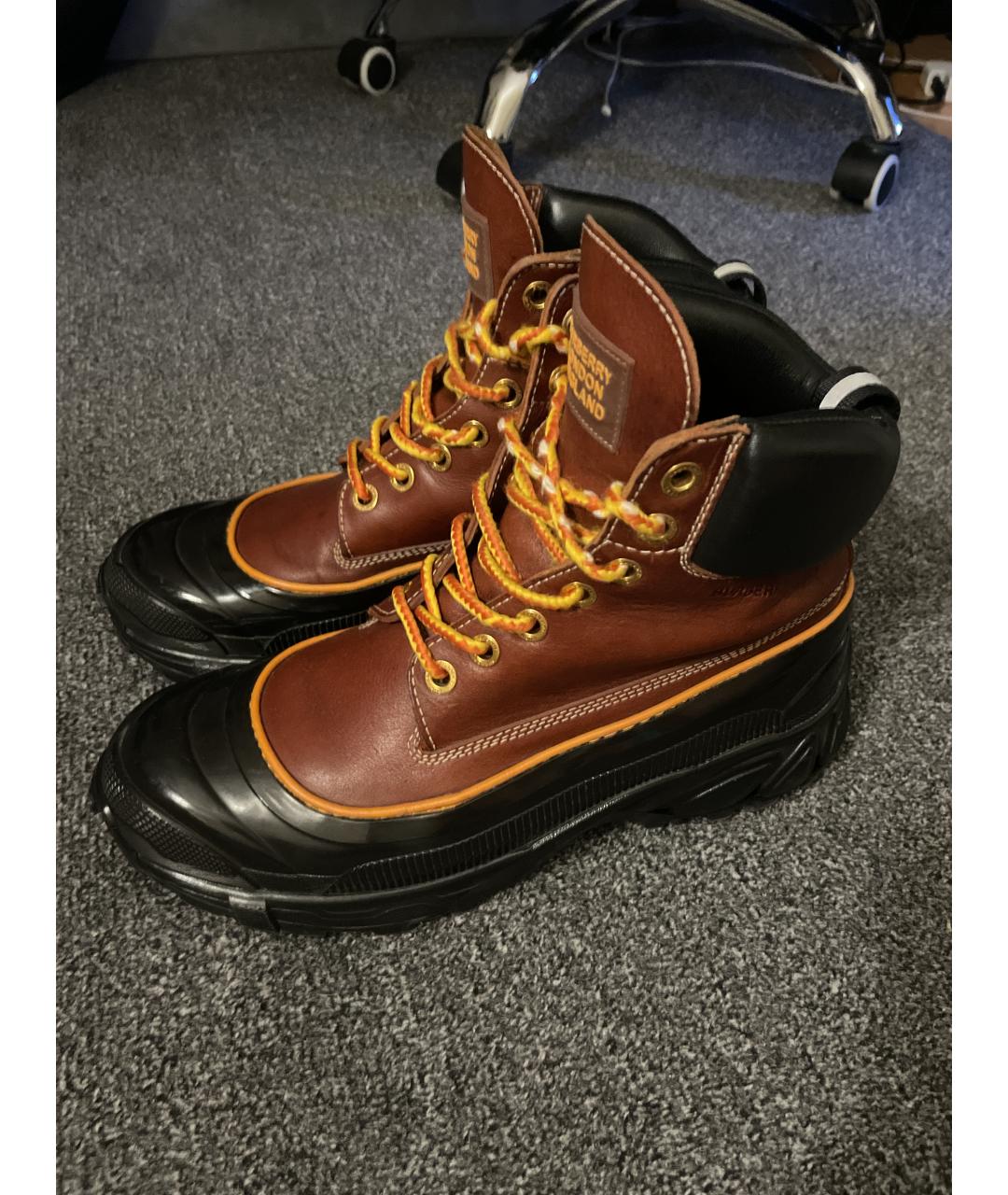 BURBERRY Коричневые кожаные высокие ботинки, фото 4