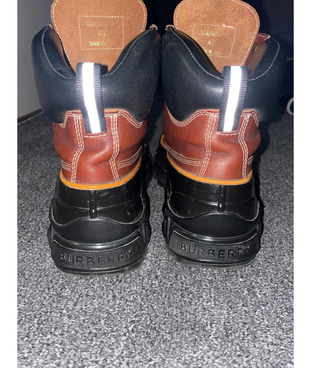 BURBERRY Коричневые кожаные высокие ботинки, фото 3