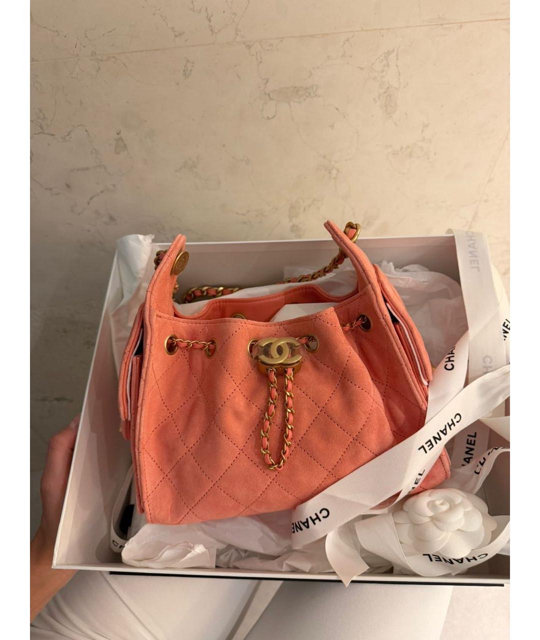 CHANEL Коралловая замшевая сумка с короткими ручками, фото 4