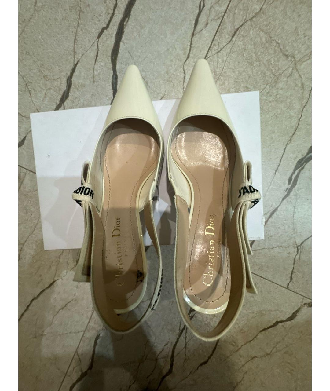 CHRISTIAN DIOR Бежевые туфли из лакированной кожи, фото 3
