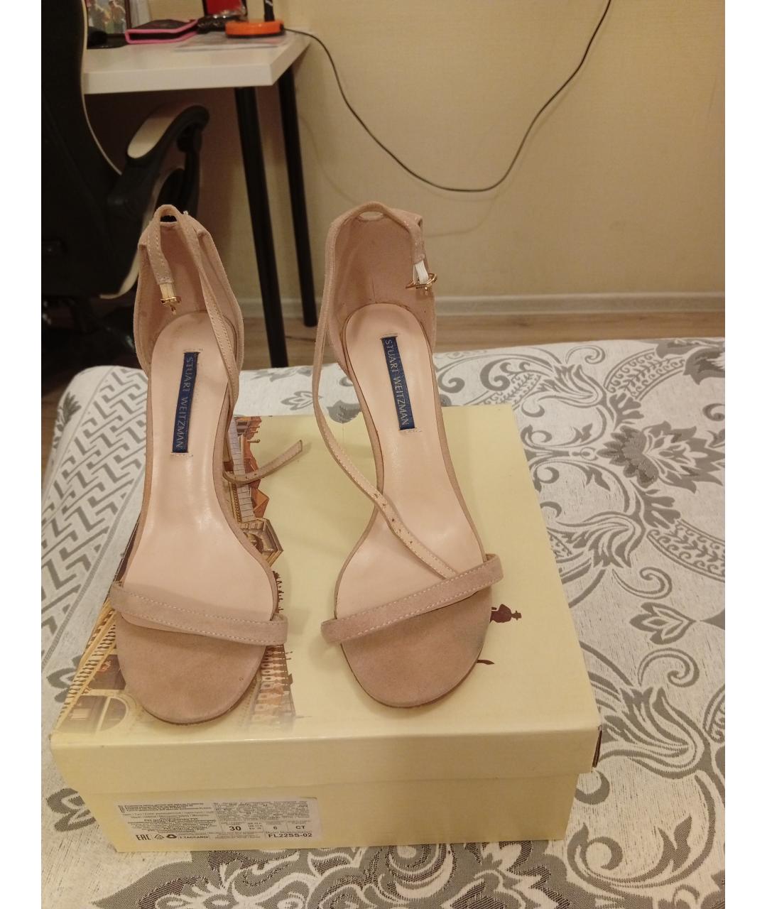 STUART WEITZMAN Бежевые замшевые босоножки, фото 2