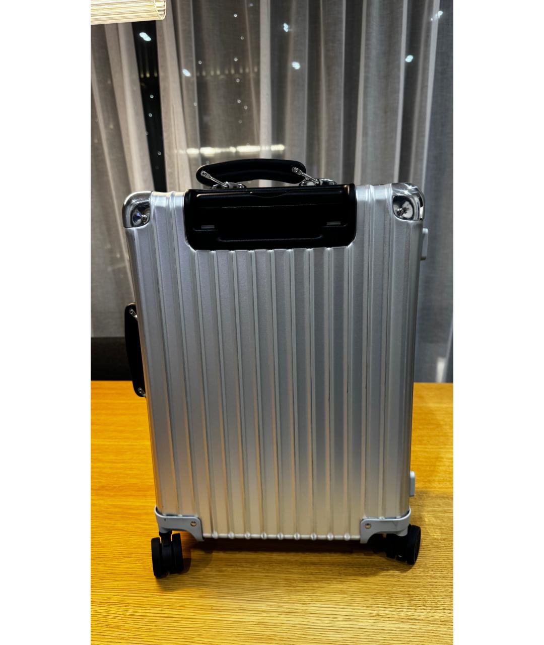 Rimowa Серебрянный чемодан, фото 5