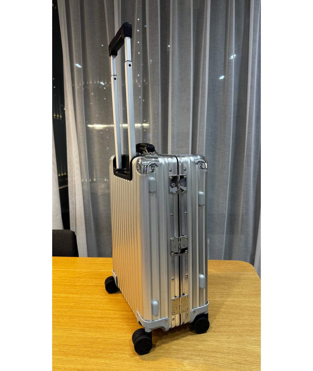 Rimowa Серебрянный чемодан, фото 2