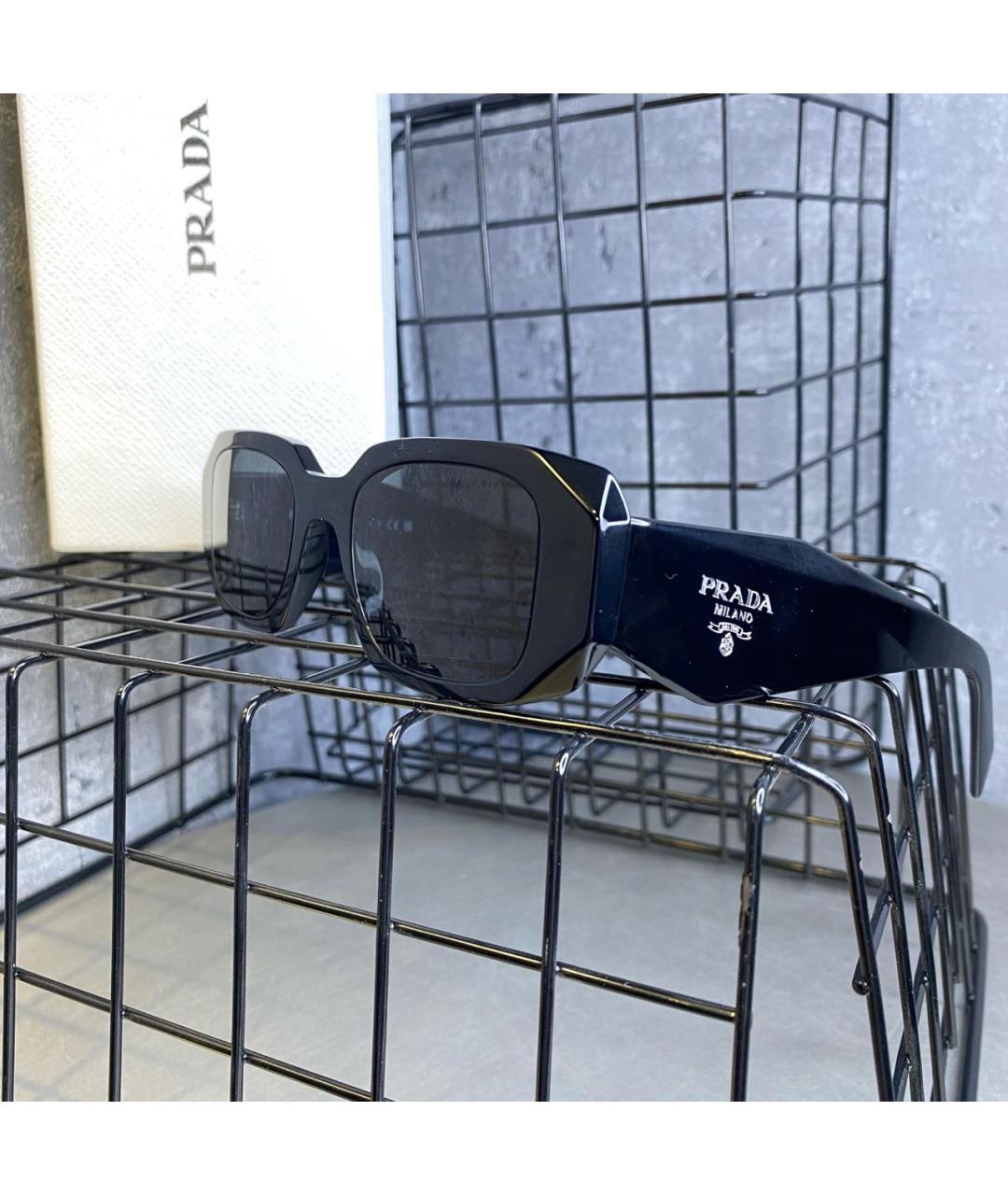 PRADA Черные пластиковые солнцезащитные очки, фото 2